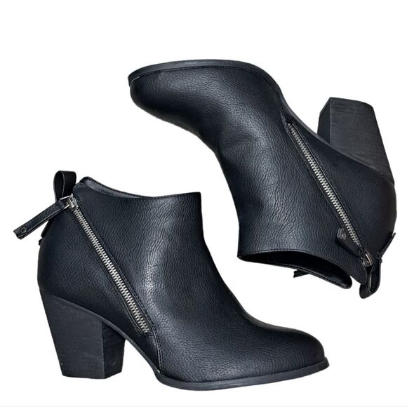 Torrid Side Zip Heel Bootie Black Size 11 WW - Picture 2 of 12